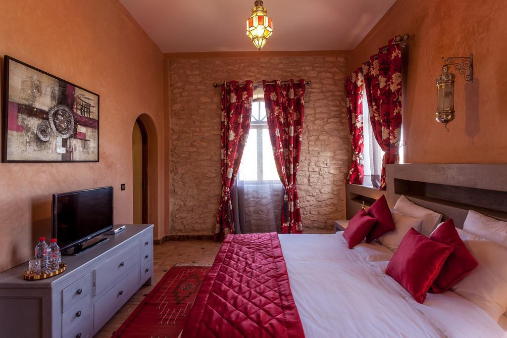 Riad Dharma Bou Mkila Екстериор снимка